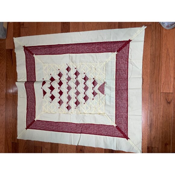 Vintage Handmade Pineapple Quilt Top 27"x23" Red & Cream with Blue Bow Appliqué - Picture 5 of 7